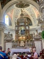 in der Kirche