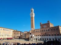 Siena - Piazza del Campo mit Palazzo Pubblico (Rathaus)