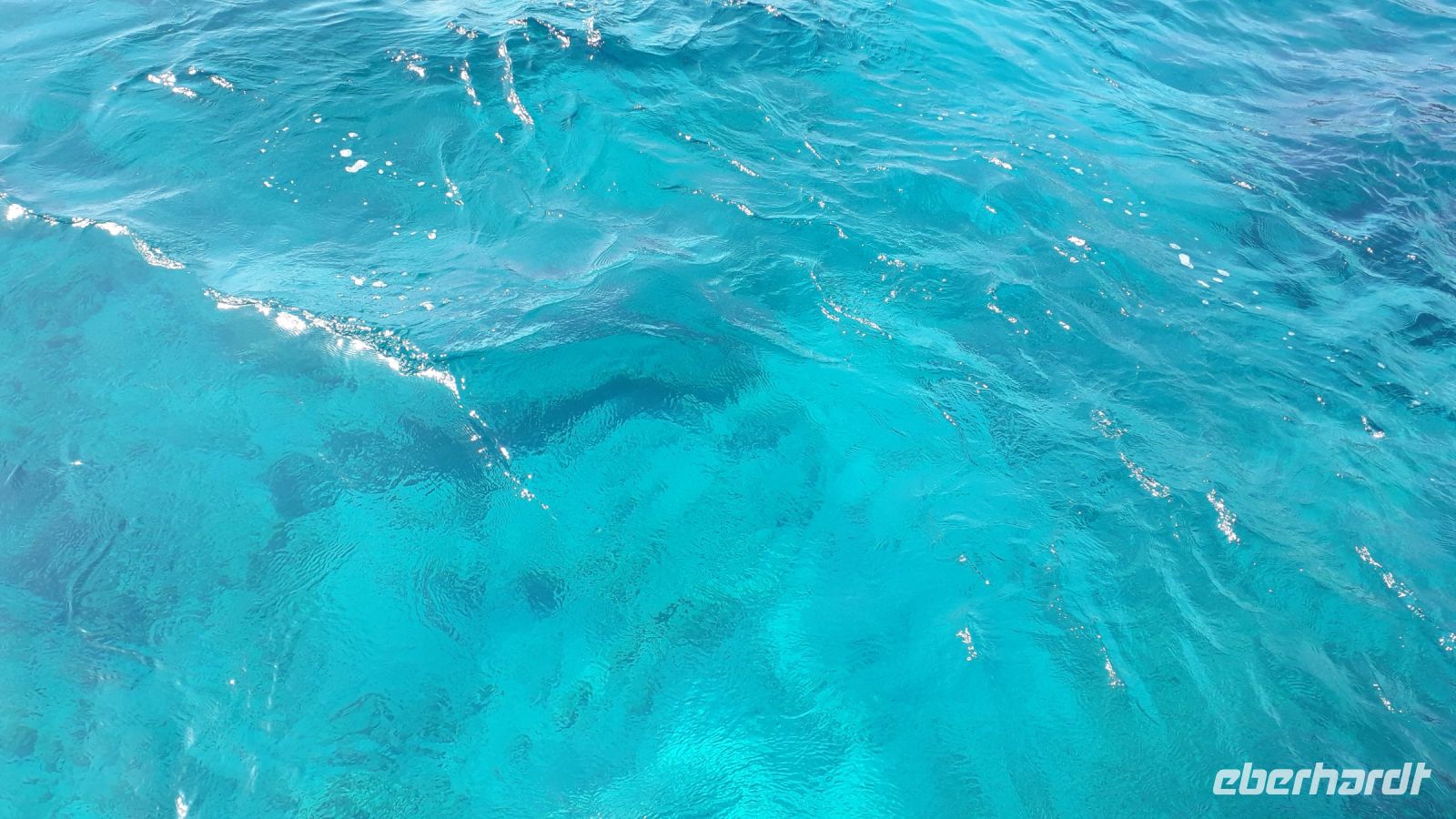 Türkisfarbene Wasser