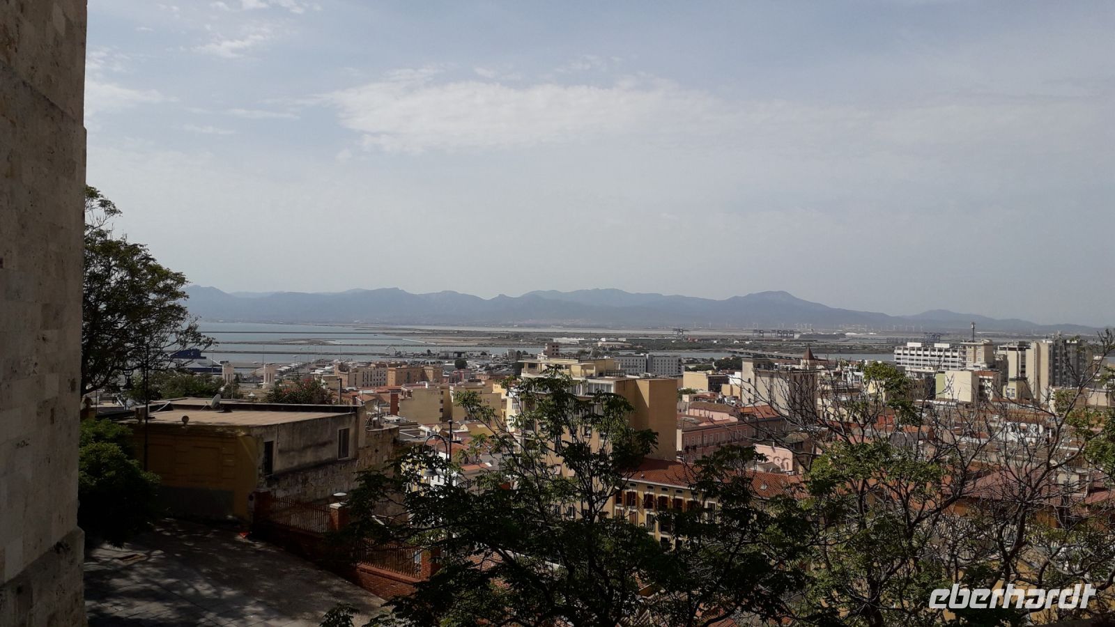 Der Blick auf Cagliari