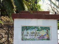 schöne Keramik-Hausschilder