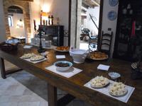 Mittagsimbiss auf dem Weingut