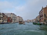 Venedig - Fahrt mit dem Vaporetto durch den Canal Grande 