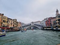 Venedig - Fahrt mit dem Vaporetto durch den Canal Grande (Rialtobrücke)