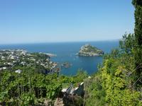 zieht alle Blicke an: Burg Aragonese