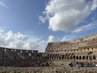 Rom: das Innere des Kolosseums