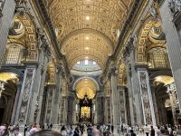 Rom: das Innere des Petersdoms 