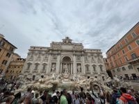 Rom: Blick auf den Trevi Brunnen