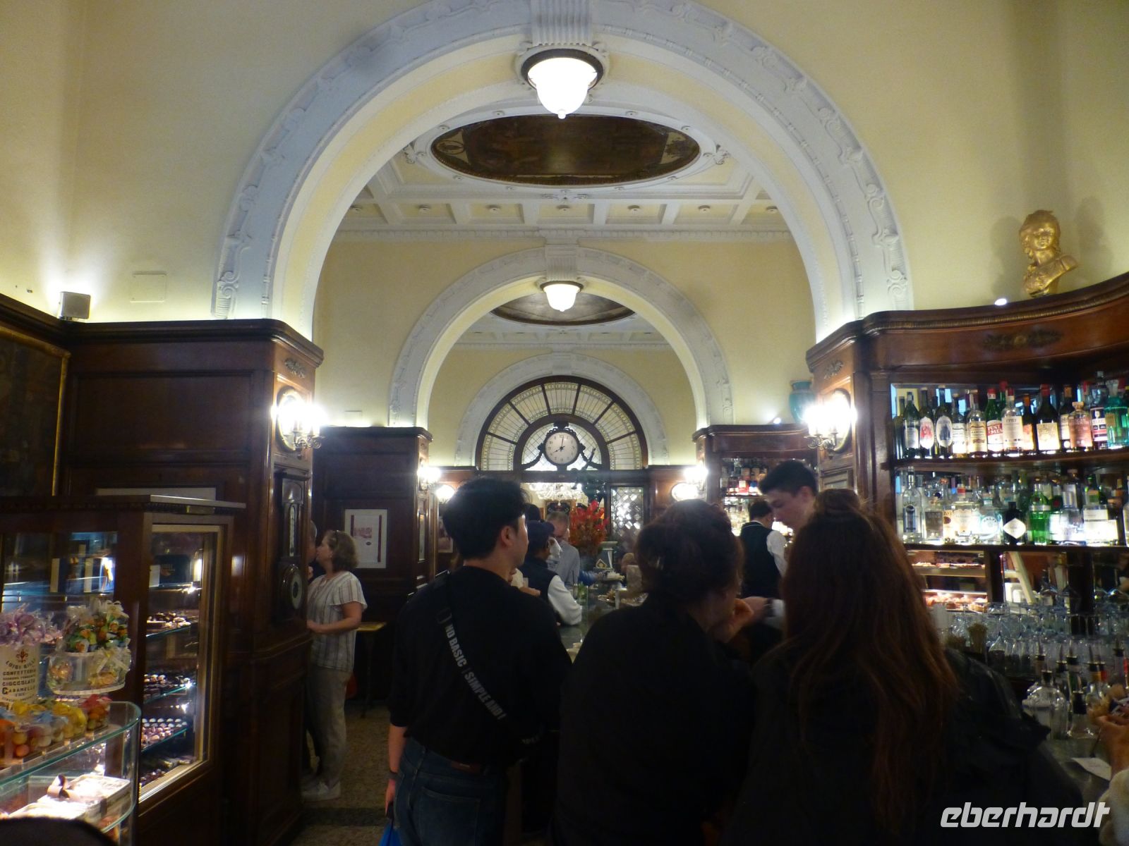 Das Café Gilli ist eins der ersten Häuser am Platz und immer gut besucht.