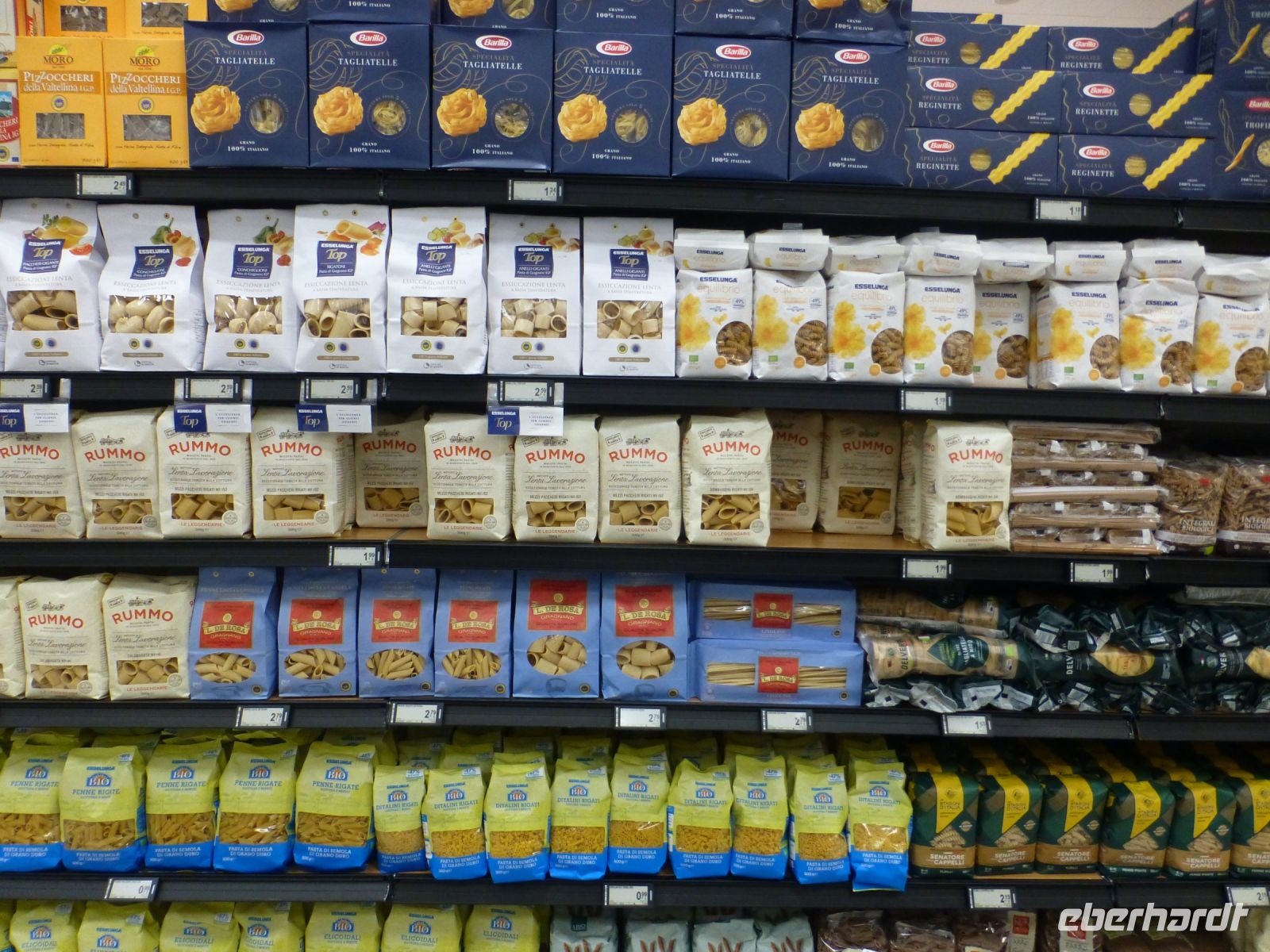 15 Meter Lauflänge à sechs Regale Pasta von Herstellern, die es nur in Italien gibt. 