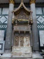 Die Medici waren entweder Bankiers oder Päpste. Hier liegt Johannes XXIII.