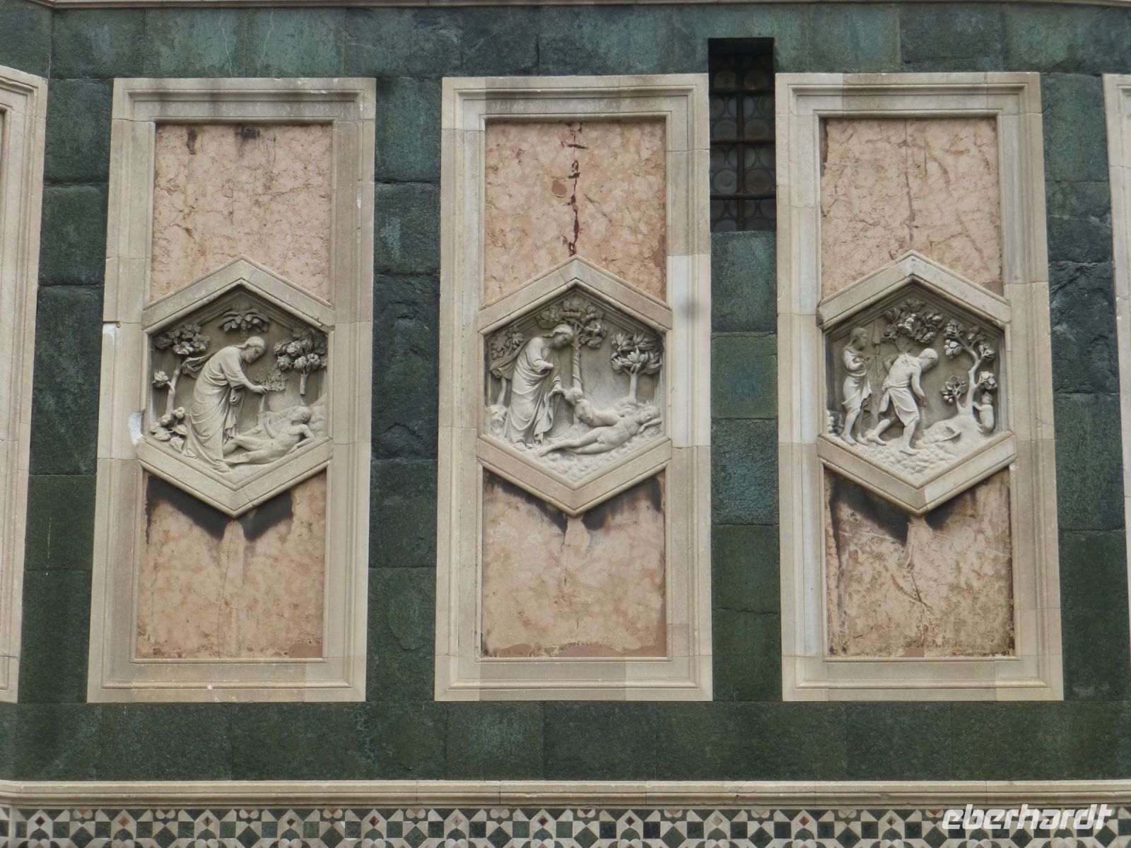 Die Reliefs von Giotto am Glockenturm sind Kopien. 