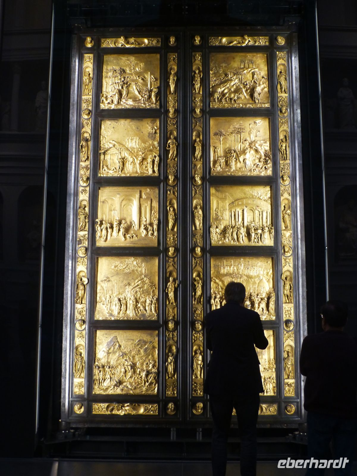 Im Dommuseum ist die Paradiespforte von Ghiberti zu sehen. In diesem hohen Raum - einer früheren Werkstatt - schuf Michelangelo seinen David. 