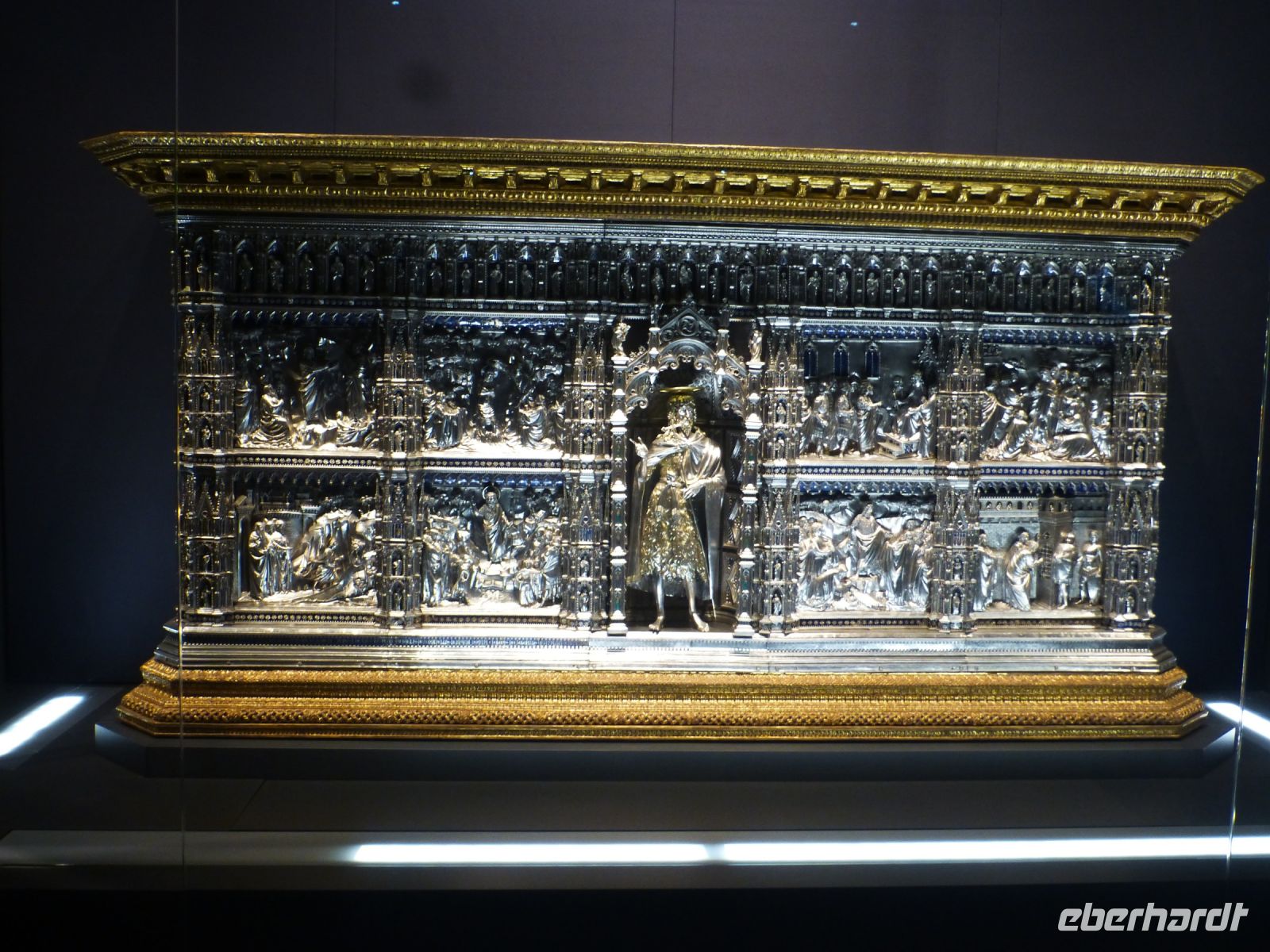 Der prächtige Silberaltar wurde von mehreren Künstlern über einen Zeitraum von 70 Jahren geschaffen.