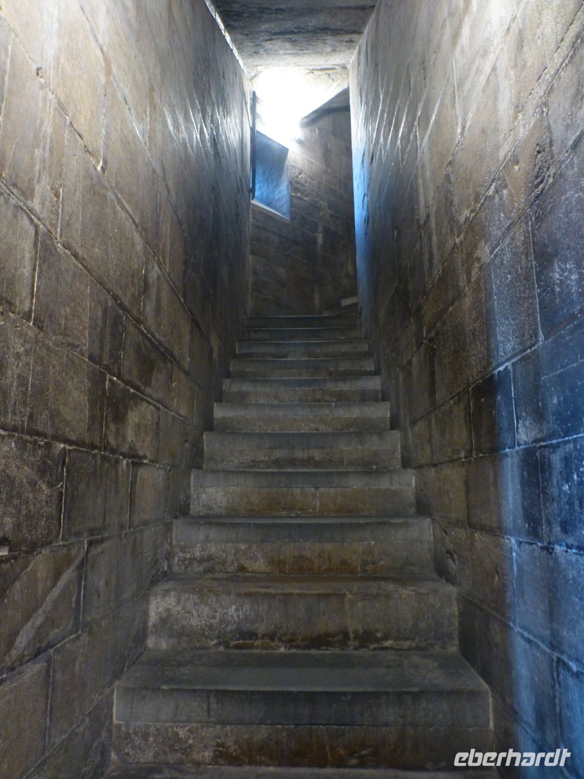 Hier geht’s lang. Rund 400 Treppen liegen zwischen Bodenniveau und Aussicht.