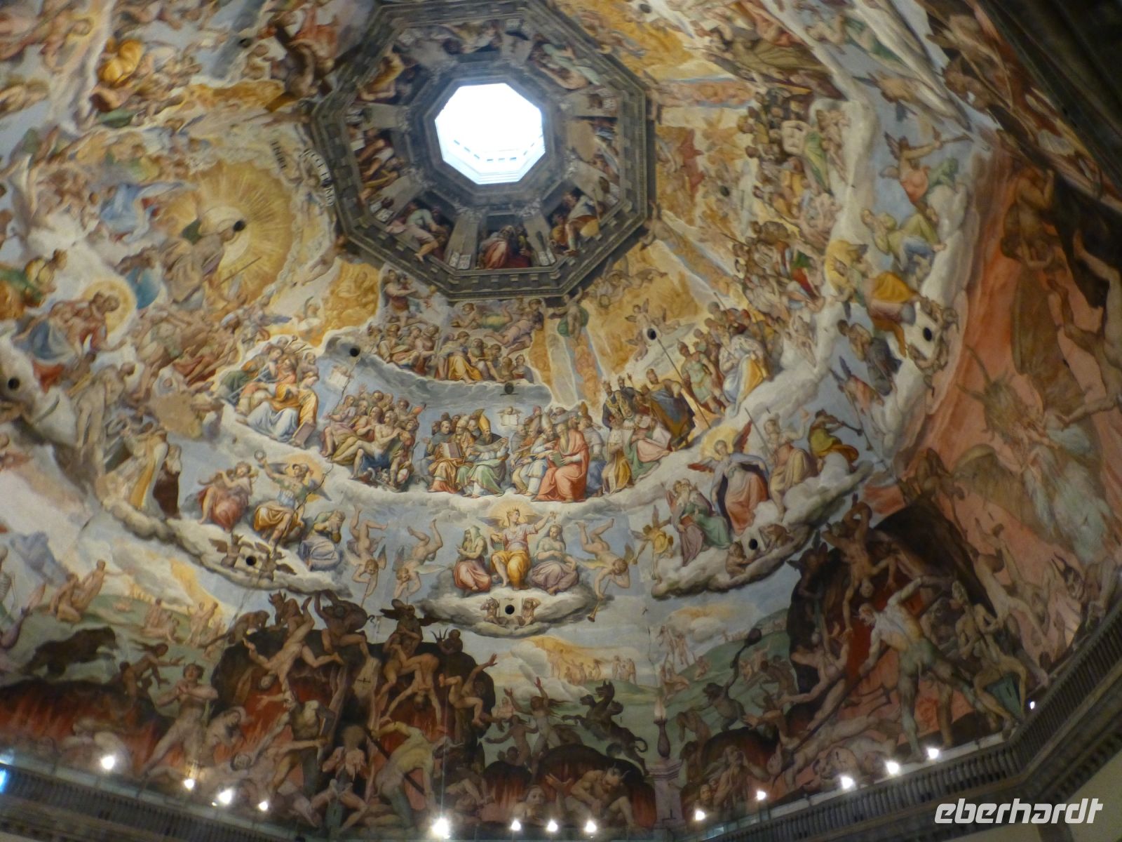 Dem Jüngsten Gericht kommt man auf der ersten Galerie schon ganz nahe.