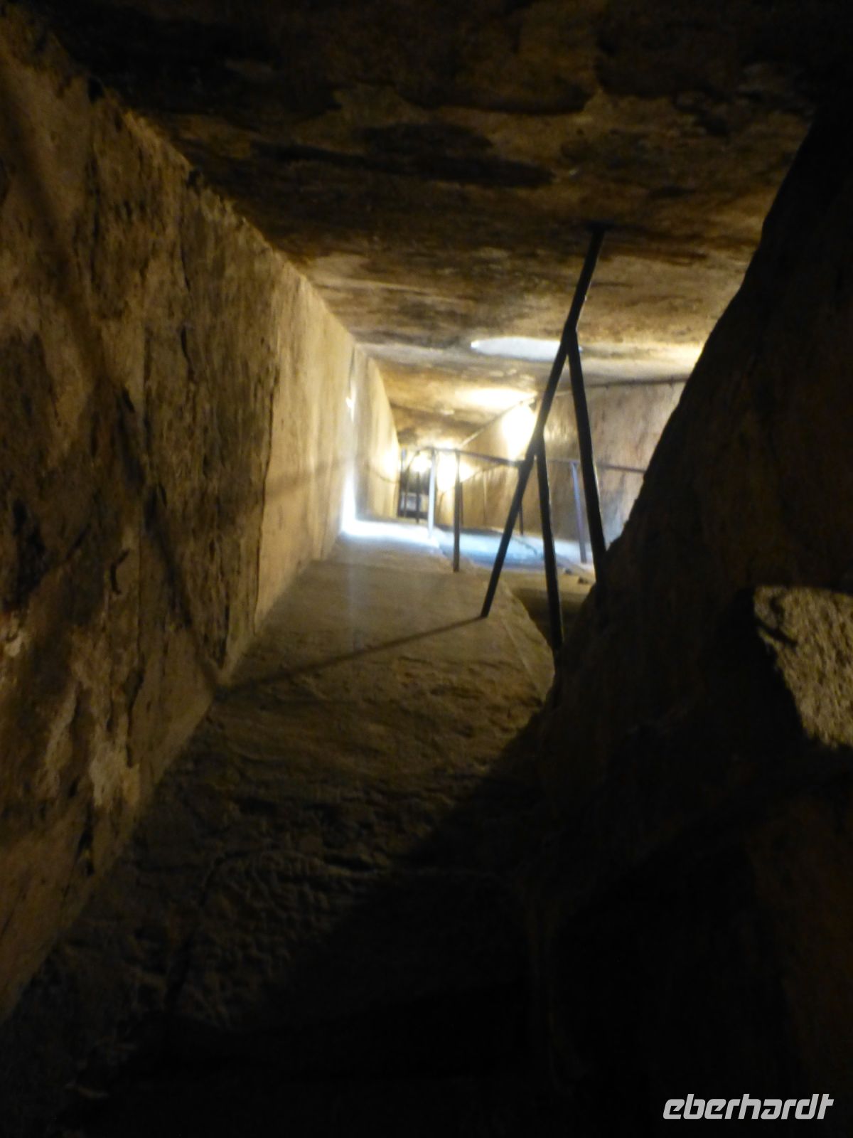 In der Kuppel folgt der Treppenlauf der Krümmung. 1,50 m liegen zwischen der ersten und zweiten Kuppelschale.
