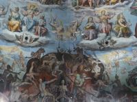 Auf dem Rückweg ist man dem Deckengemälde noch näher und steht mit einem Bein selbst schon in der Hölle.