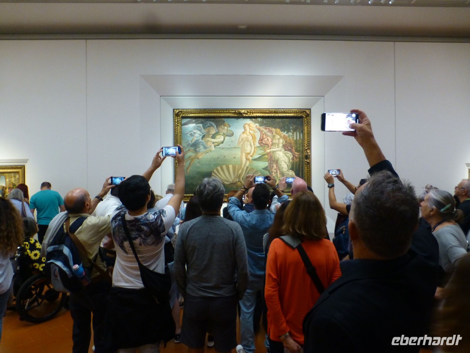 In wie vielen Sprachen mögen die Gasteführer ihre Erklärungen geben? Es ist von großem Vorteil, dass wir Audioguides haben.