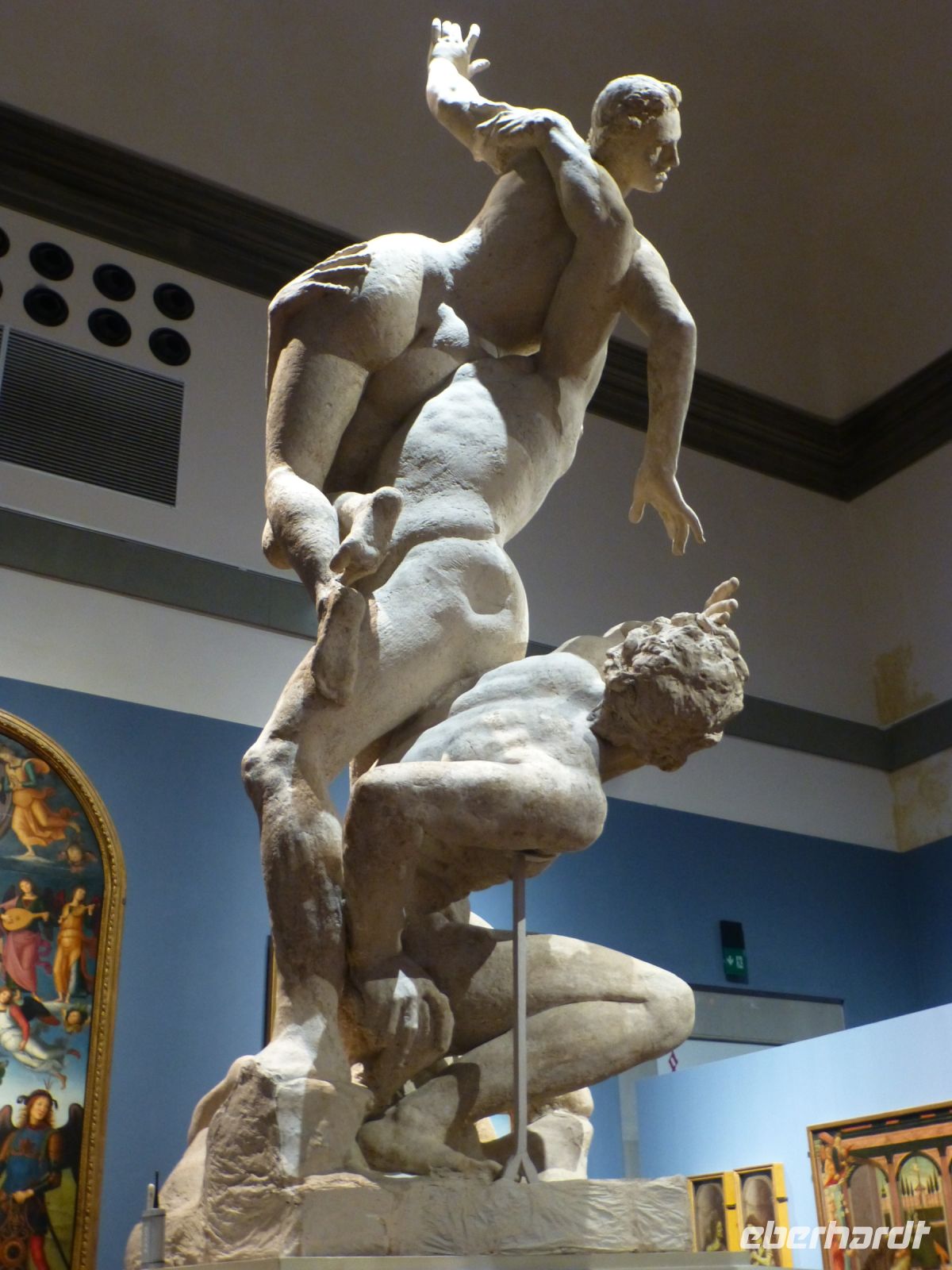 Galleria dell’Accademia - der Raub der Sabinerinnen in Gips. Die Körper drehen sich in- und umeinander