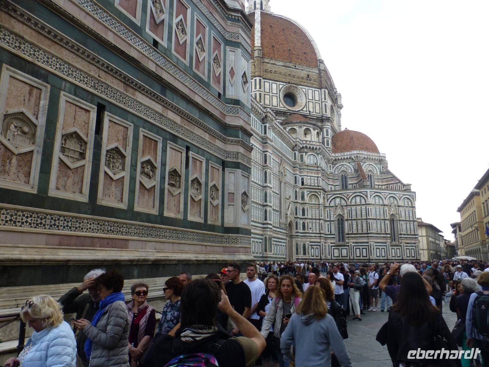 Der Eintritt in den Dom ist kostenlos und die Schlange entsprechend lang. Da sind Zeitfenster, wie wir sie hatten, sehr hilfreich.