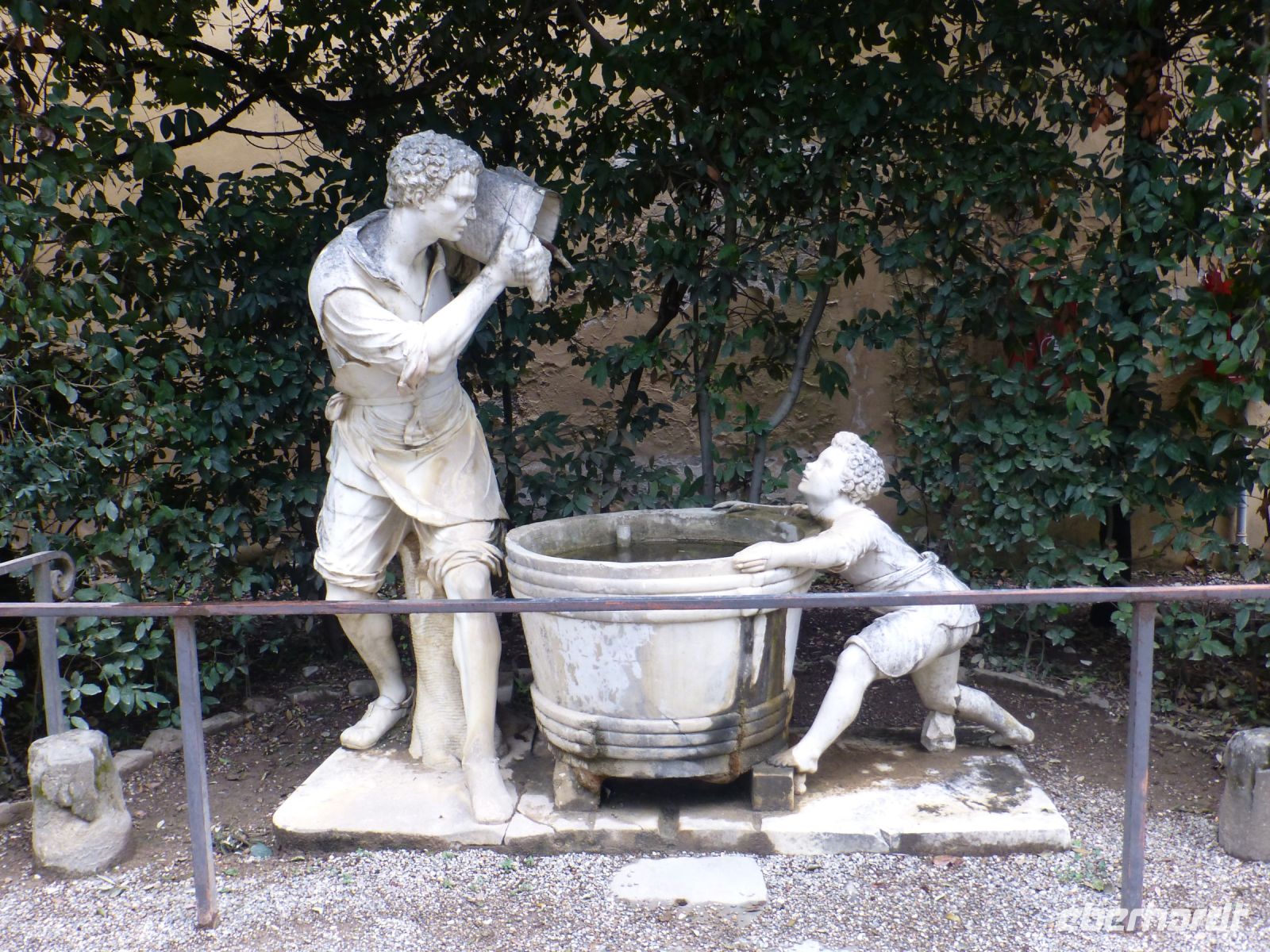 Diese lebendige Figurengruppe hat man zu einem Brunnen umfunktioniert.