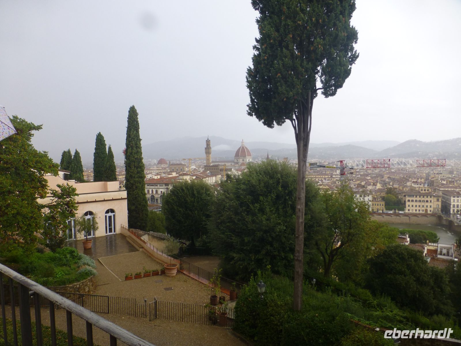 Daneben liegt der barocke Bardini-Garten mit einer kleinteiligen Gartengestaltung.