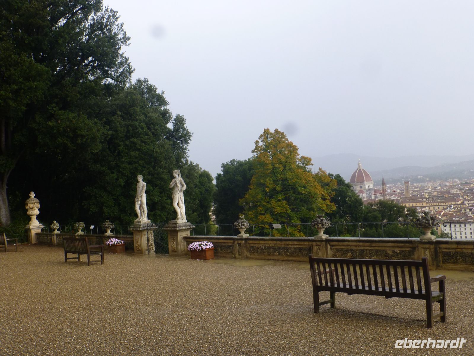 Vom Terrassencafé lässt es sich angenehm rundum gucken.