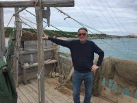 IMG 2627, der Trabuccolante zeigt uns stolz seinen Trabucco