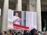 Petersplatz - der Papst spricht