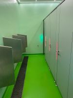 italienisches Designerklo an der Brennerautobahn