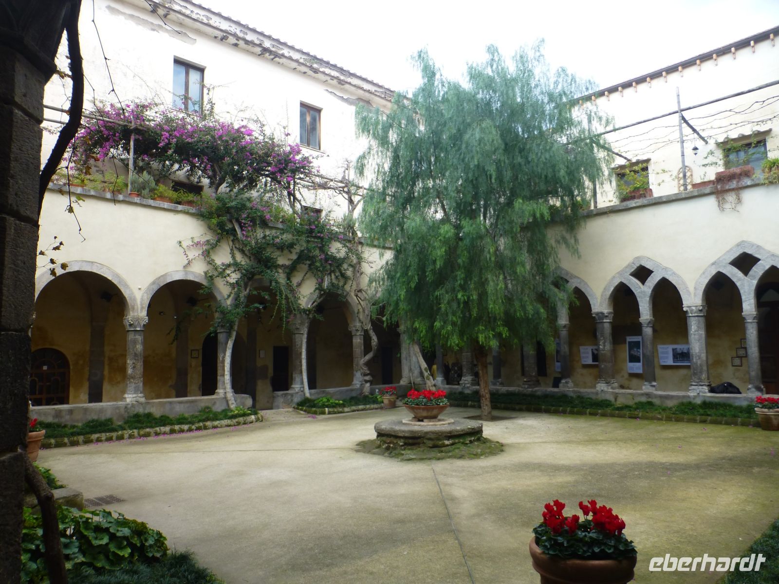 Der Kreuzgang von San Francesco in Sorrent. Im Sommer finden hier Konzerte statt.