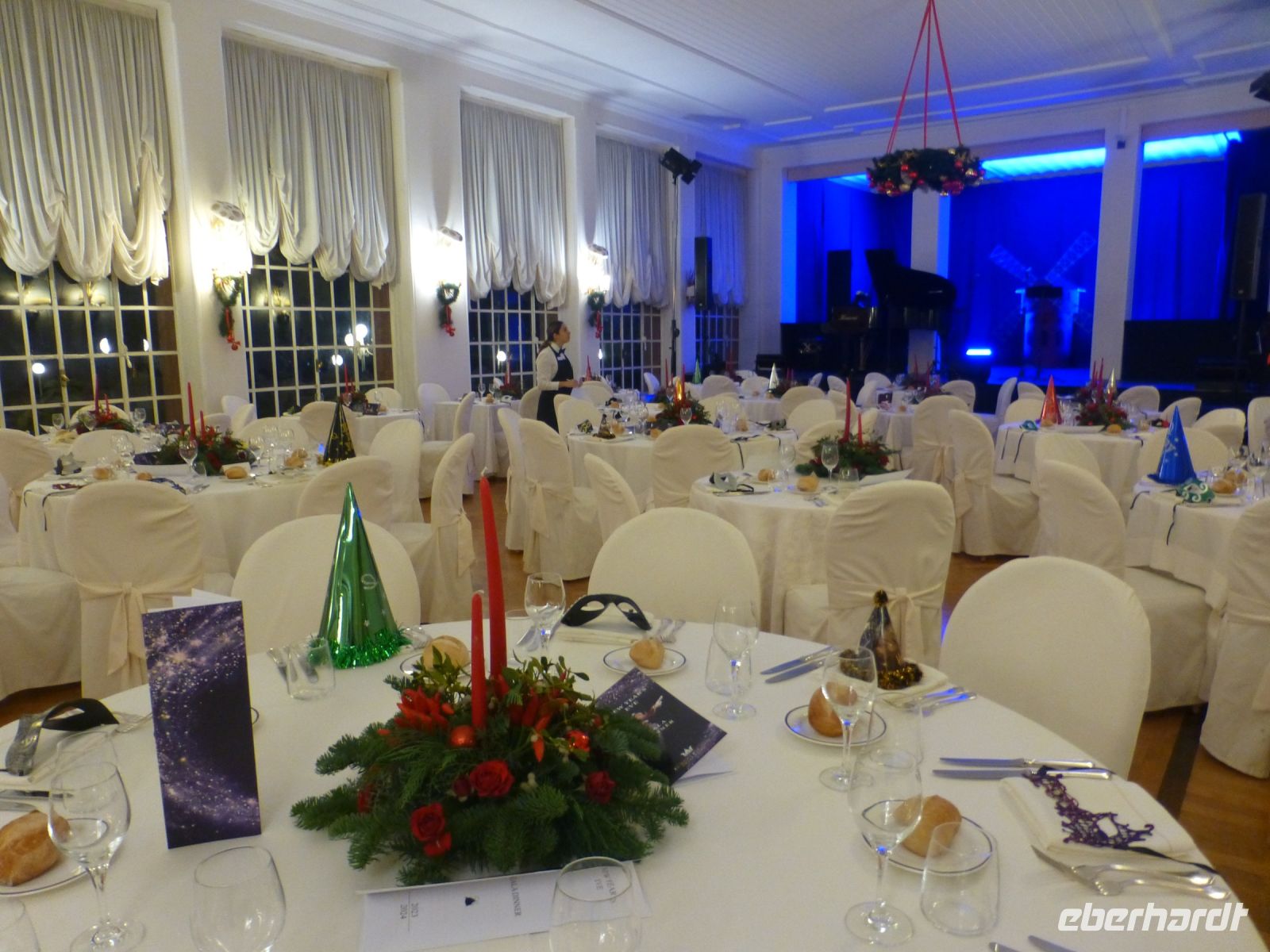 Der schön geschmückte Speisesaal unseres Hotels. Zu Silvester werden über 200 Gäste erwartet.