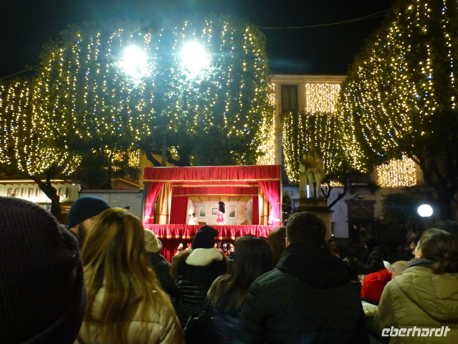 Am Abend haben die Erwachsenen ihren Spaß.