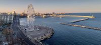 Bari im Dezember mit Riesenrad und Blick auf den Hafen