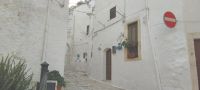 Gasse in Ostuni - die weiße Stadt in Apulien