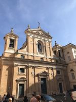 eine der über 500 Kirchen in Rom