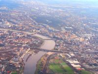 Abflug über das Dresdner Stadtzentrum