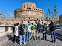 Rom Fröhliche Fotografen vor der Engelsburg