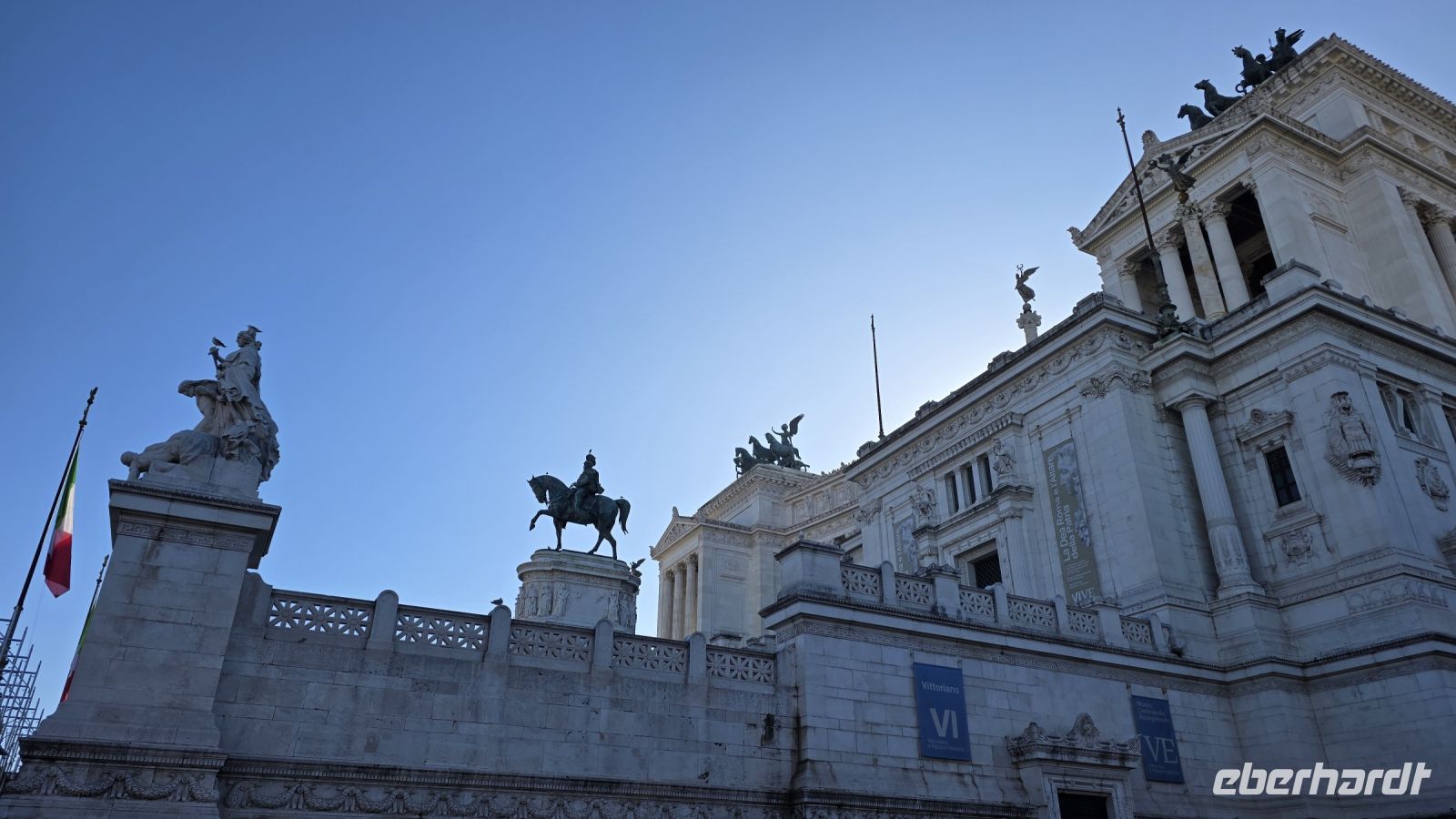 Das Nationaldenkmal in der Morgensonne 