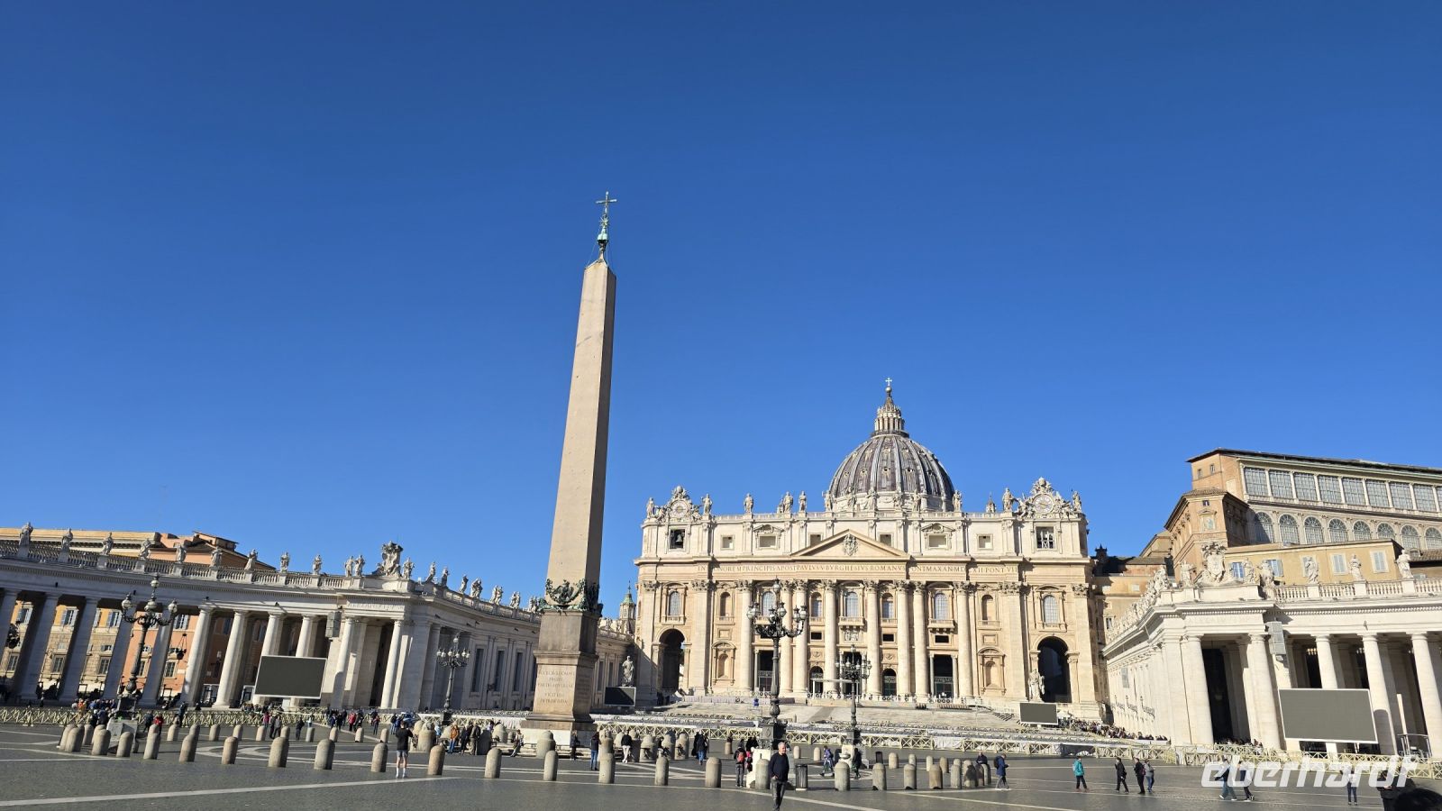 Obelisk vor dem Petersdom 
