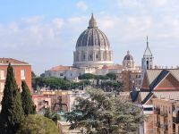 Rom. Blick von der Dachterrasse des Hotels Il Cantico zum Petersdom