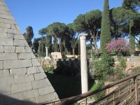Cestius Pyramide und protestantischer Friedhof