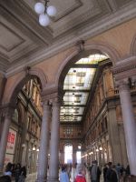 überdachte Einkaufspassage 