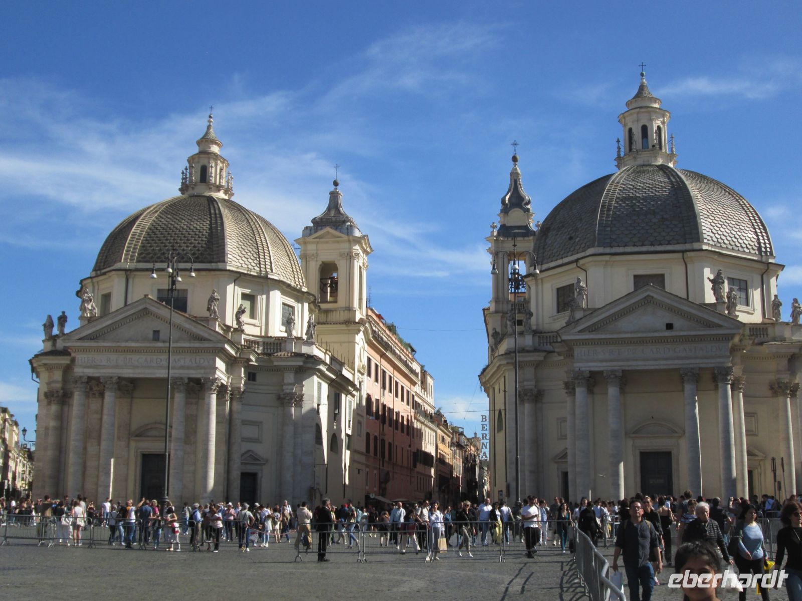 Piazza del Popolo mit Kirchen Santa Maria del Montesanto und Santa Maria dei Miracoli
