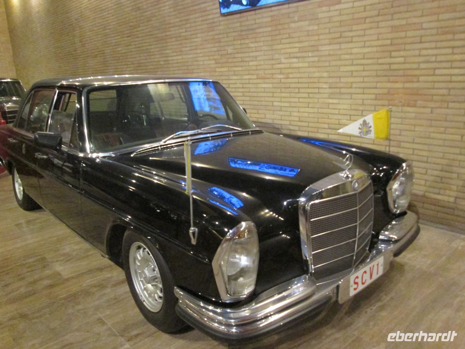 Papamobil Mercedes 300 SEL