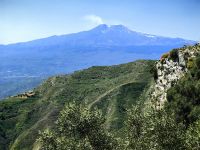 Und blicken immer wieder auf den Ätna