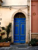 Schöne Tür in Taormina