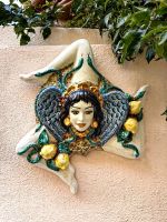 Triskelion oder Trinacria, uraltes Symbol des Sonnenrades