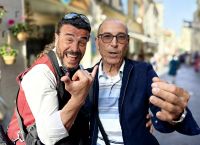 Zwei posende Sizilianer in Taormina